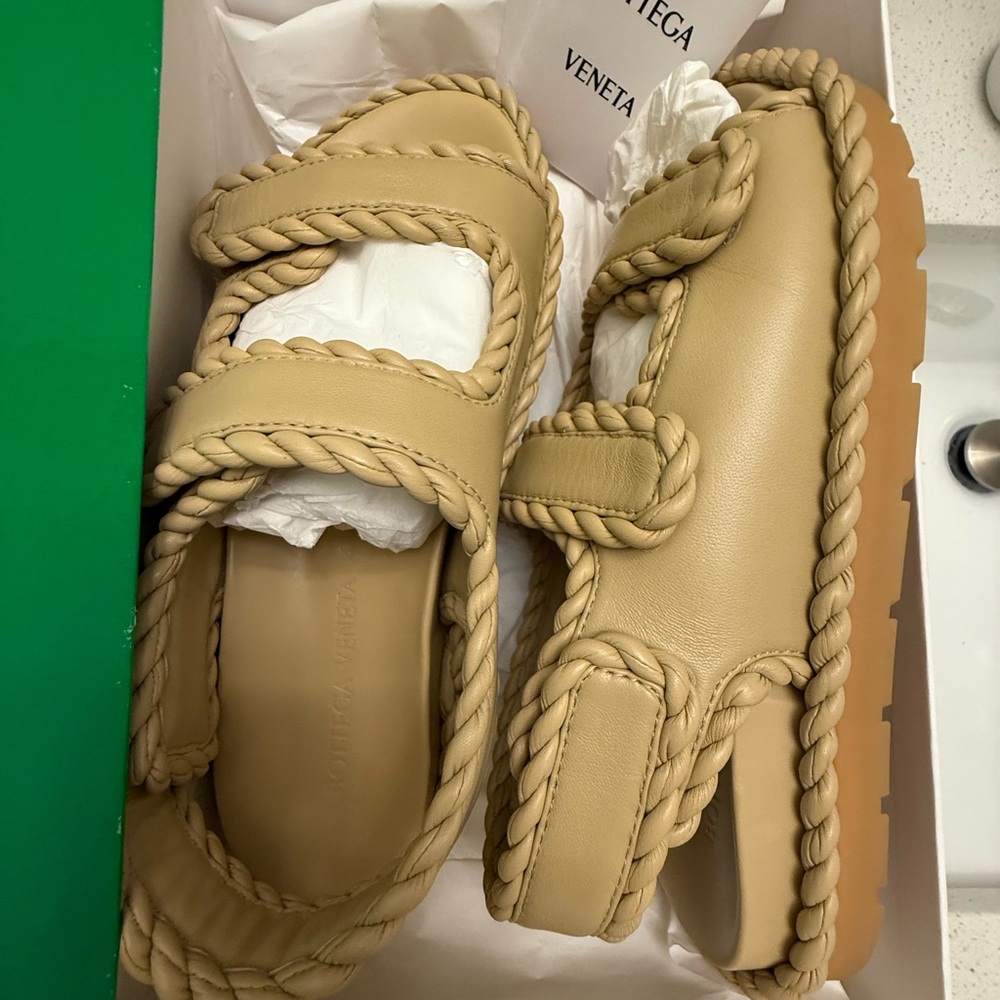 Bottega Veneta Jack Slingback Tan Sandals - NWT - NEVER WORN SIZE 41 - Picture 8 of 12